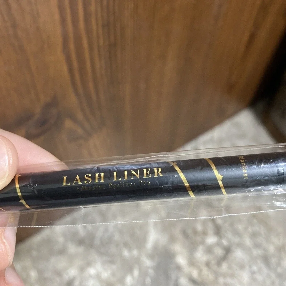 Miss Pink Lash Liner Adhesive Eyeliner Pen‎ In Blackest New eye liner